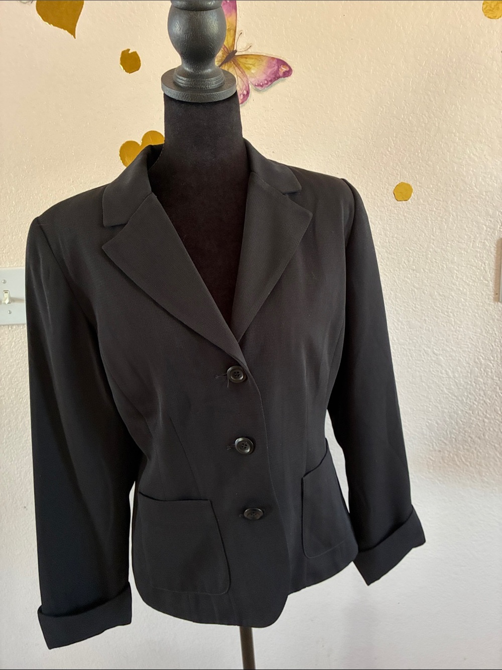 Tailor B. Moss Black Women's Three-Button Notched Lapel Blazer